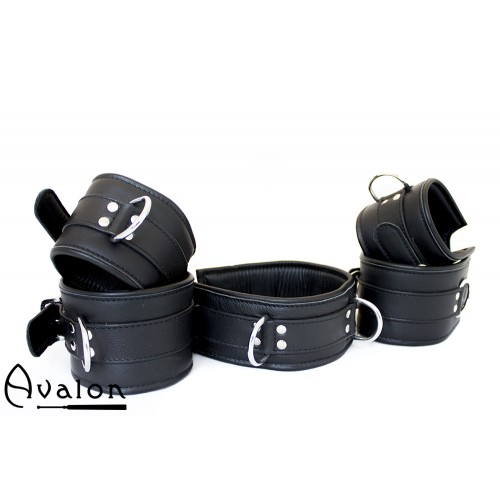 Avalon - EXILE - Cuffs og Collar sett Svart Avalon - EXILE - Cuffs og Collar sett Svart