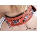 Avalon - QUEST - Collar med spisse nagler og strass - Rød og sort Avalon - QUEST - Collar med spisse nagler og strass - Rød og sort