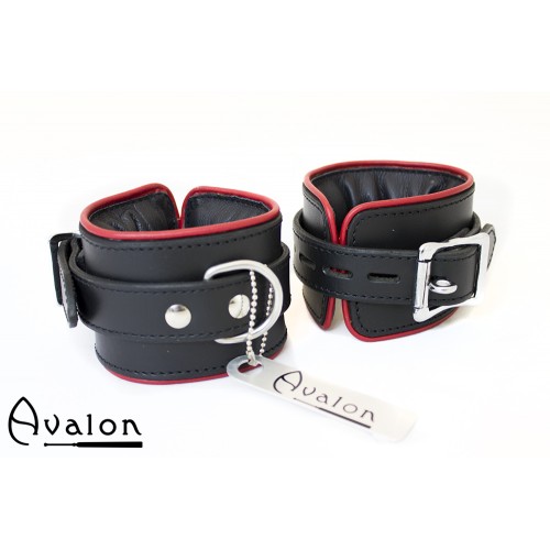 Avalon - ALCHEMY - Polstrede Håndcuffs - Sort og Rødt Avalon - ALCHEMY - Polstrede Håndcuffs - Sort og Rødt